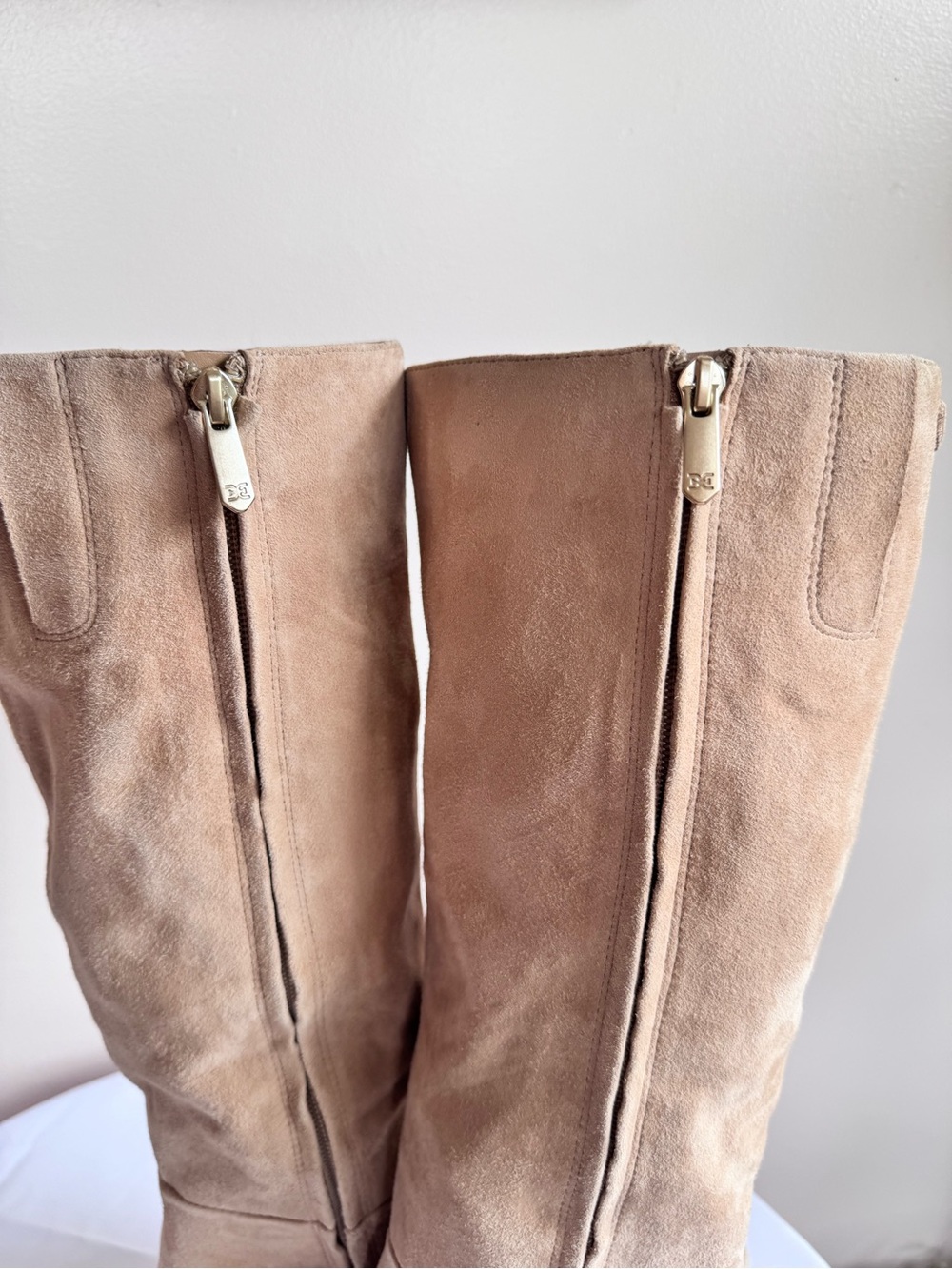 Sam Edelman Molly Suede Knee High Square Toe 2” Boot Light Golden Caramel Size 8 - Picture 9 of 13
